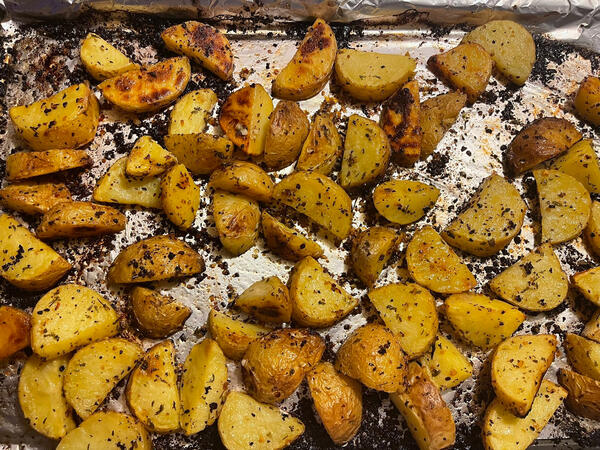 Oven-roasted potatoes with garlic butter